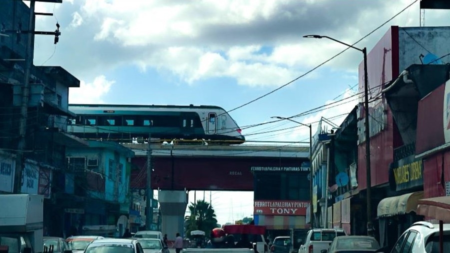 En redes viralizan el paso del Tren Maya por Escárcega, Campeche