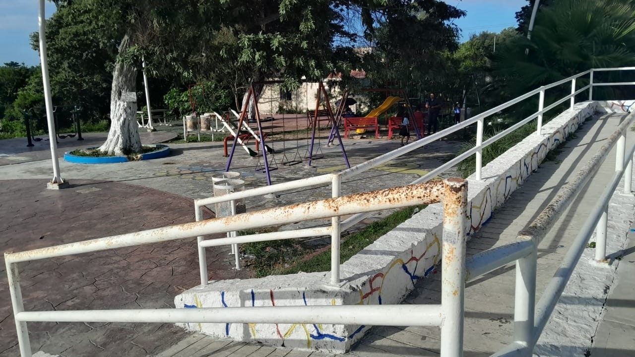 Delincuentes se adueñan de los parques en Escárcega; vecinos piden vigilancia