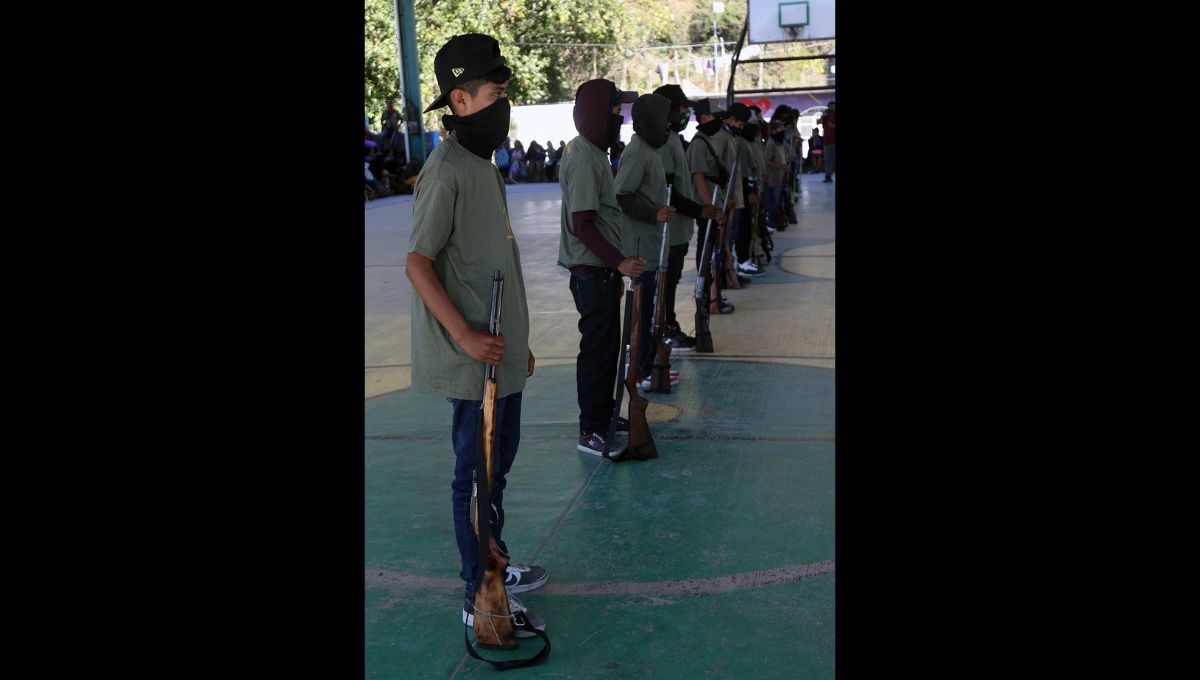La Fiscalía General de Justicia de Guerrero, abrió una investigación por los niños que aparecieron armados como parte de la policía comunitaria de la comunidad de Ayahualtempa, municipio de José Joaquín de Herrera