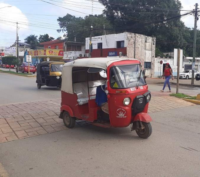 Usuarios denuncian incremento ilegal de la tarifa del mototaxi en José María Morelos