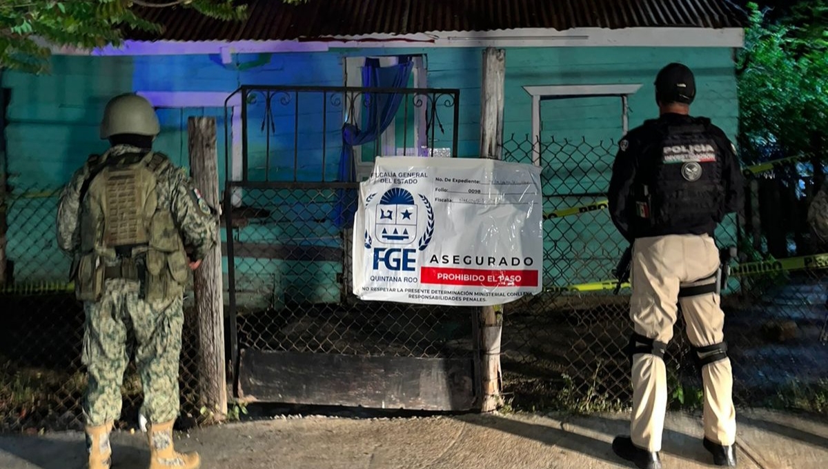 Aseguran armas y presuntas drogas en cateos en Cancún y Chetumal; hay dos detenidos