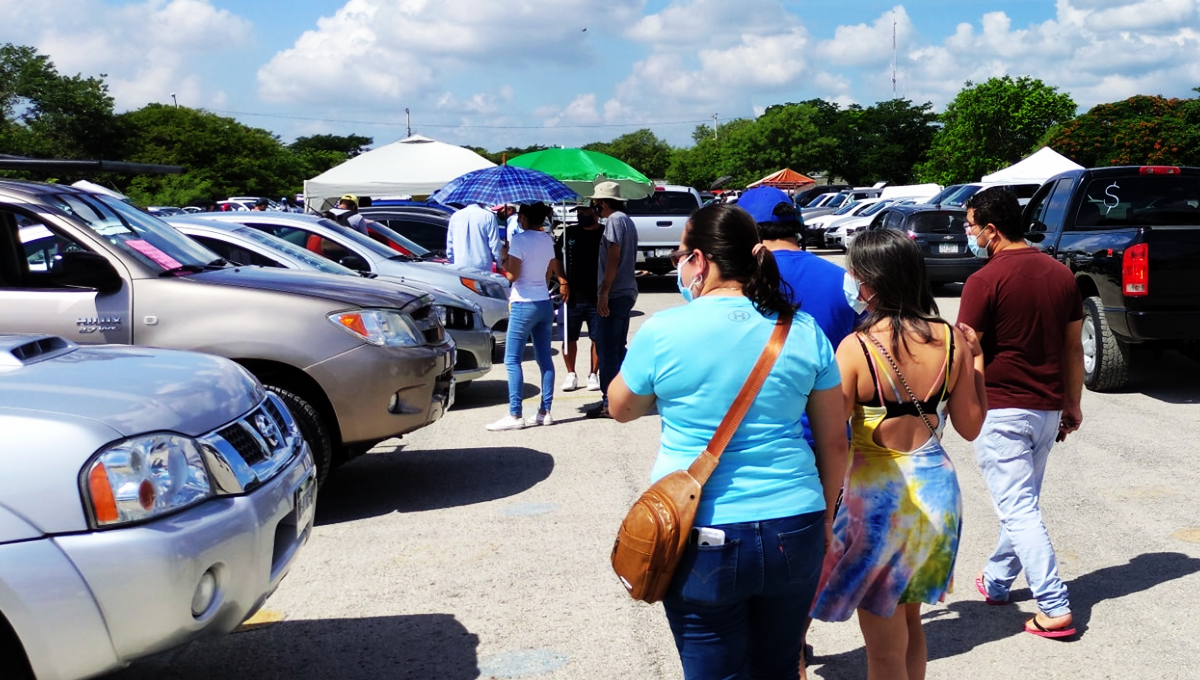 Los tianguis de automóviles en Mérida ha sido una forma directa que tienen las personas para comprar un auto