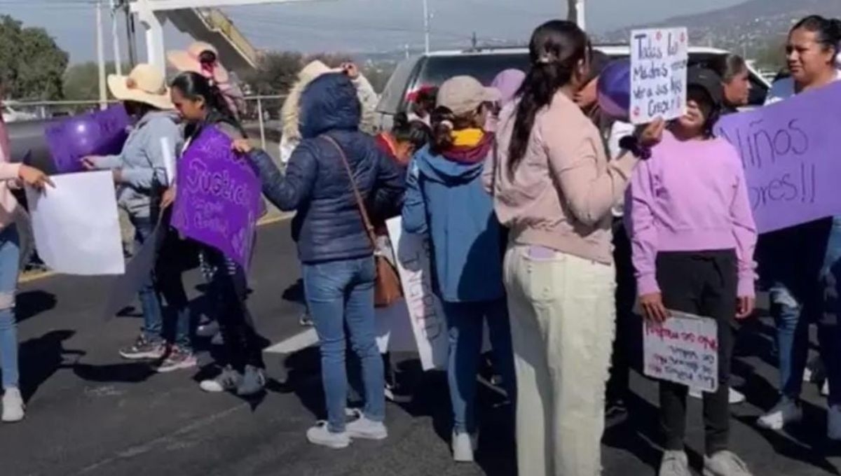Manifestantes bloquean carretera México-Laredo y piden justicia por muerte de niña de 10 años