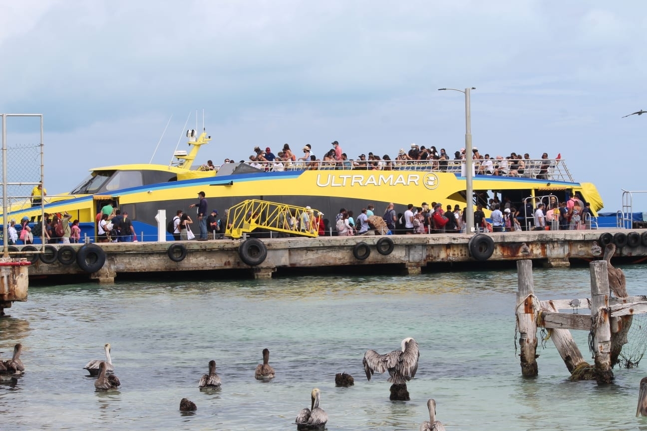 Ultramar, la única opción para viajar de Cancún a Isla Mujeres, pero la peor en calidad