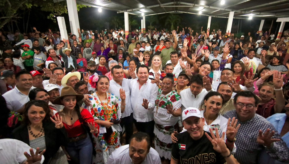 Joaquín Díaz Mena concluye su recorrido por Yucatán en Chapab