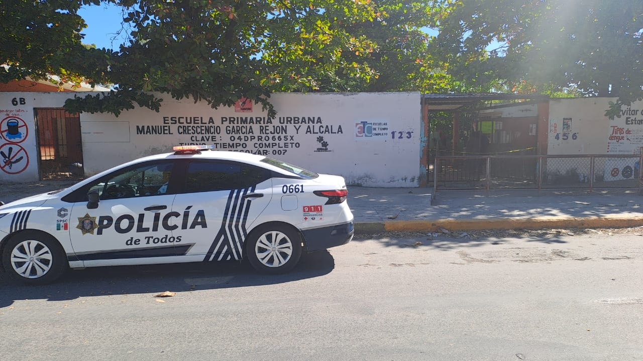 Roban y causan destrozos dentro de un plantel educativo en Campeche