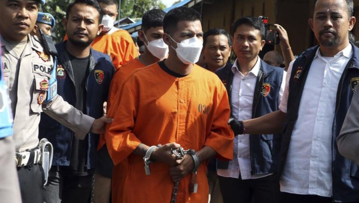 En indonesia, arrestan a tres mexicanos por robo a mano armada