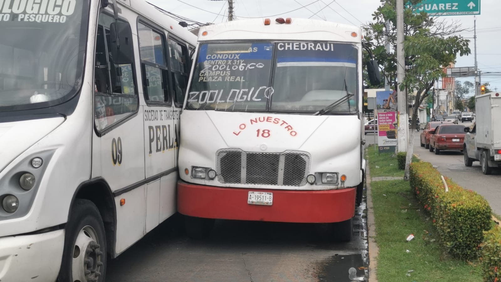 Ciudad del Carmen: Por las prisas, chocan dos camiones de transporte público