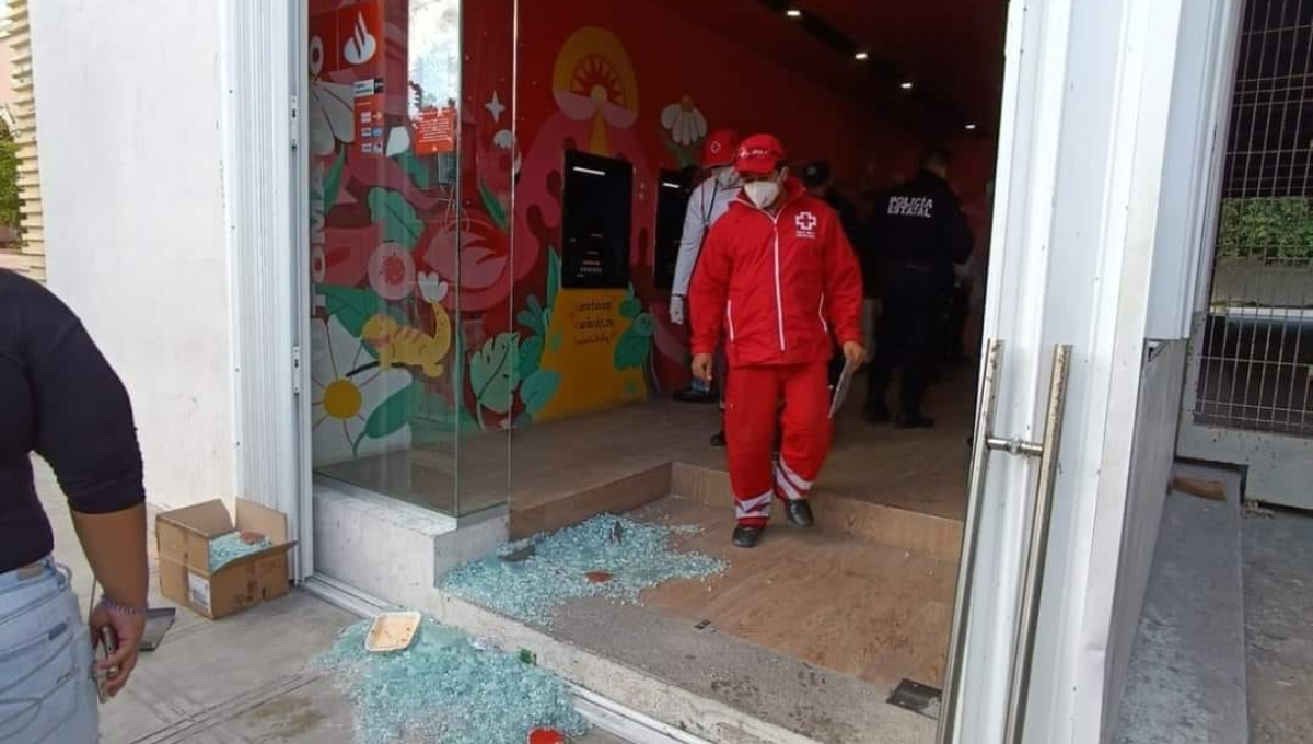 Se desconoce cómo se rompió la puerta del Santander en Progreso