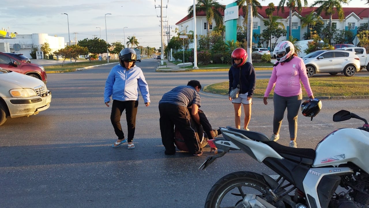 Motociclista resulta herido luego de derrapar en el malecón de Campeche
