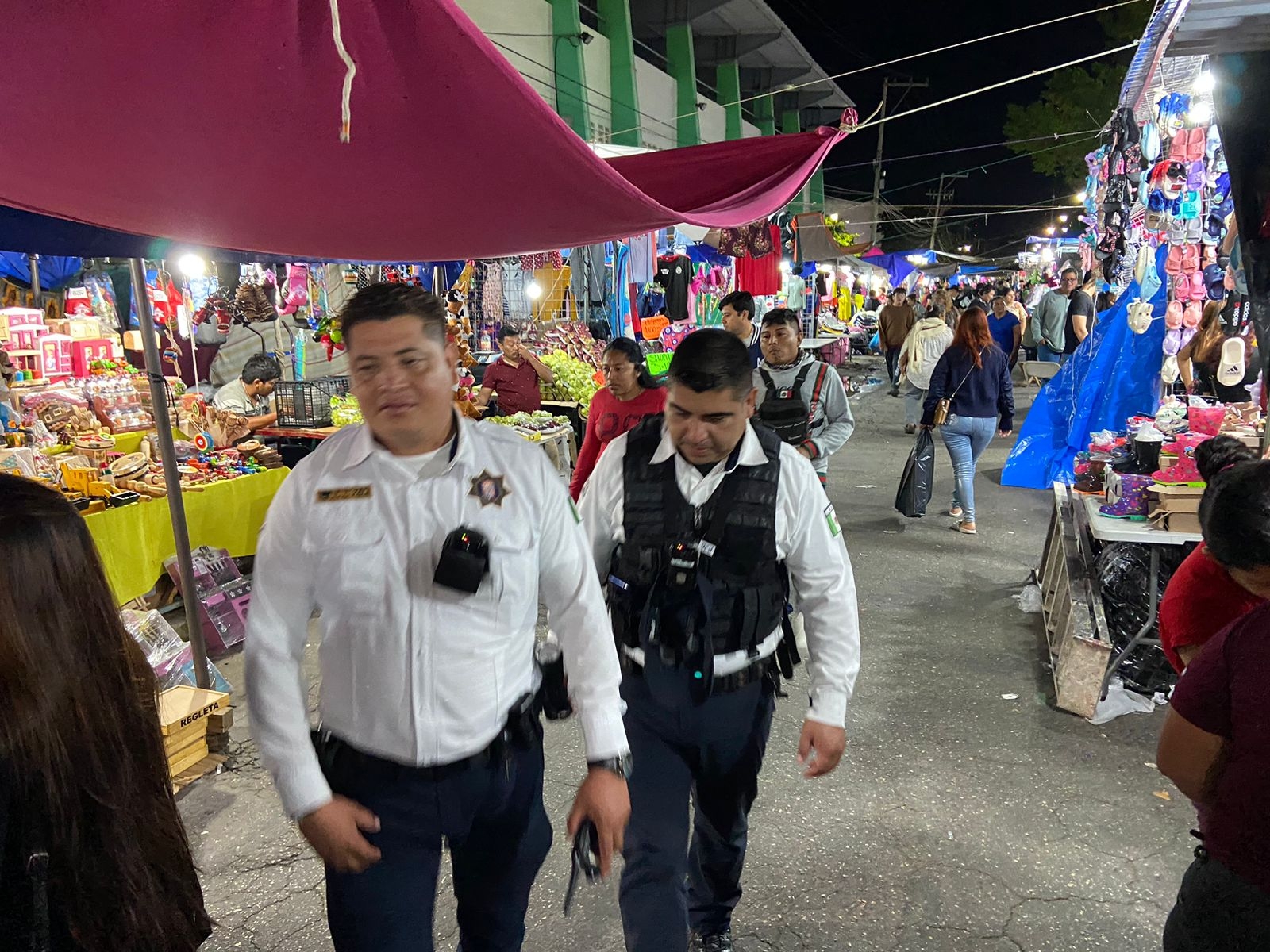 Denuncian a una mujer por robar juguetes y celulares en el Paseo de Reyes en Campeche