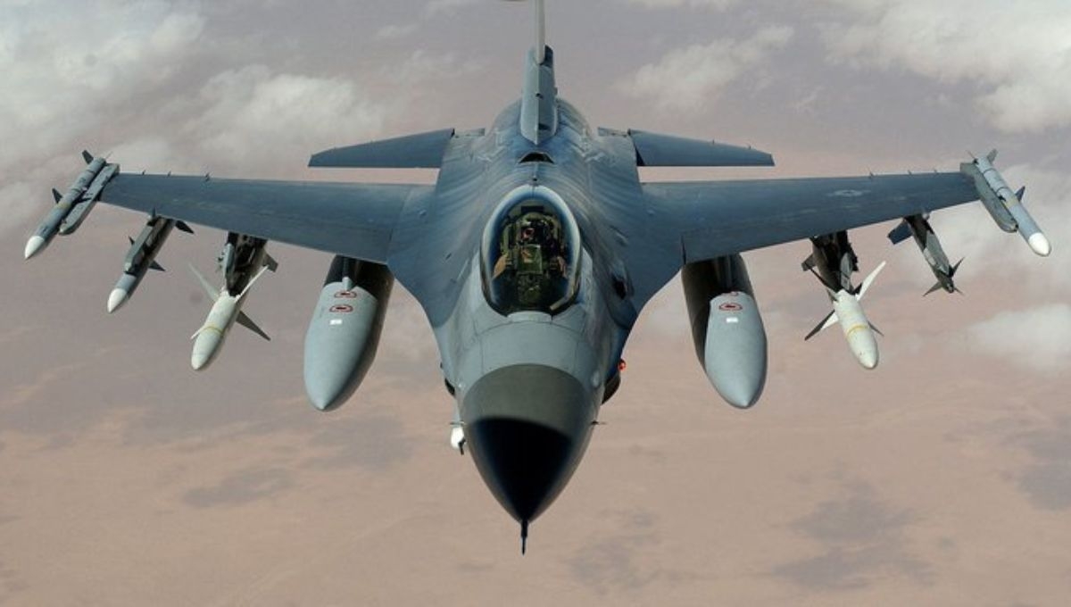 Dinamarca retrasará seis meses entrega de cazas F-16 a Ucrania