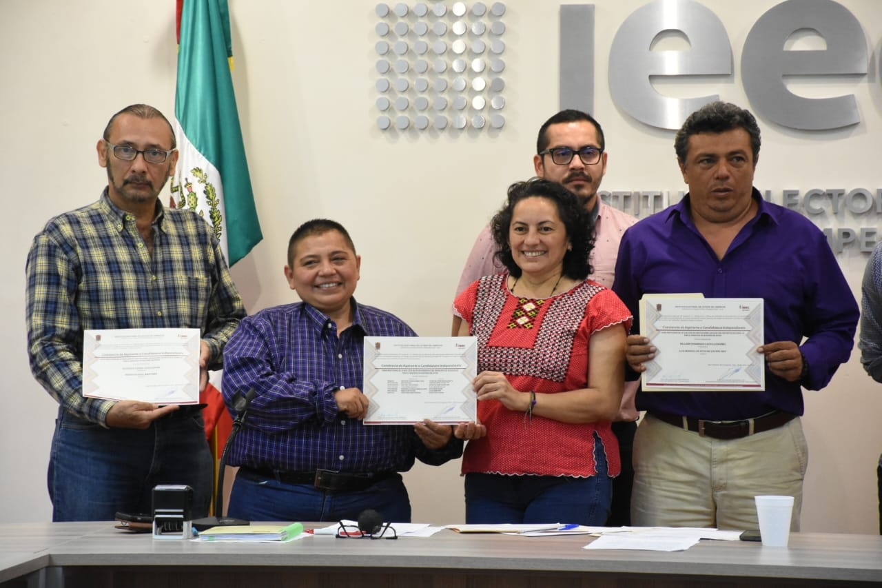 Elecciones 2024 Campeche: Entregan documentación cuatro aspirantes a candidaturas independientes