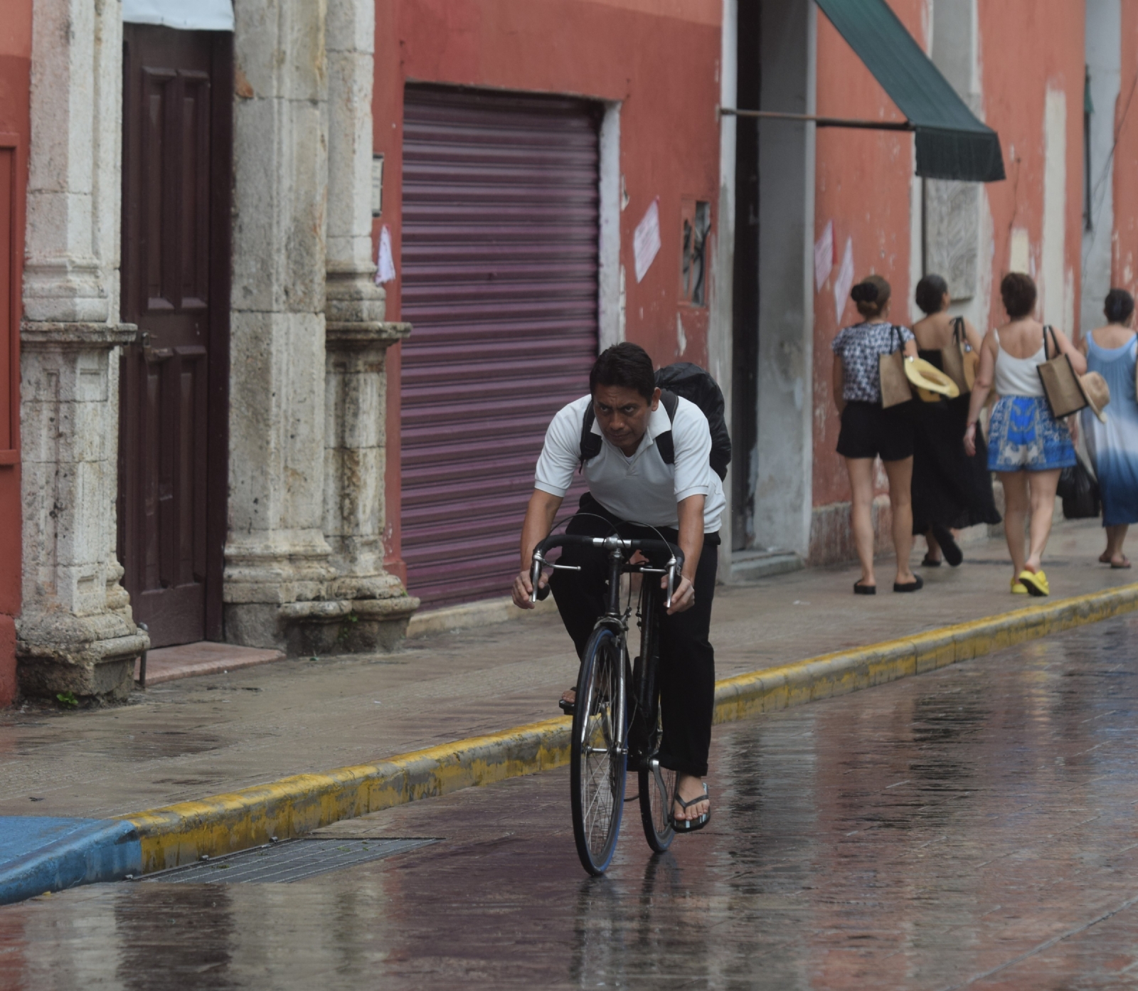Se espera cielo nublado y chubascos en Mérida este domingo