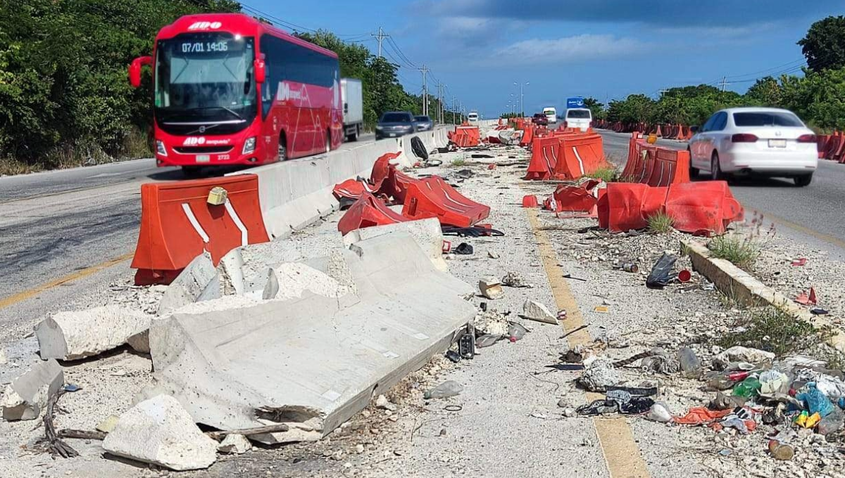 Carretera Playa del Carmen-Cancún lleva más de seis años con un socavón