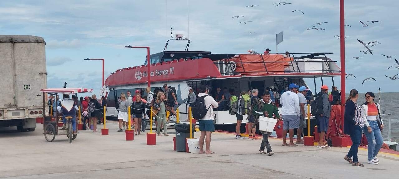 Holbox dice adiós a las vacaciones y se prepara para la "cuesta de enero"