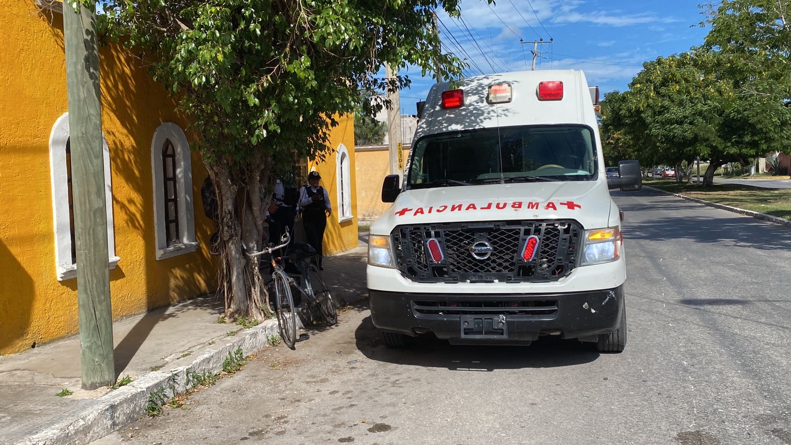 Paramédicos de la Cruz Roja Mexicana auxiliaron a los lesionados