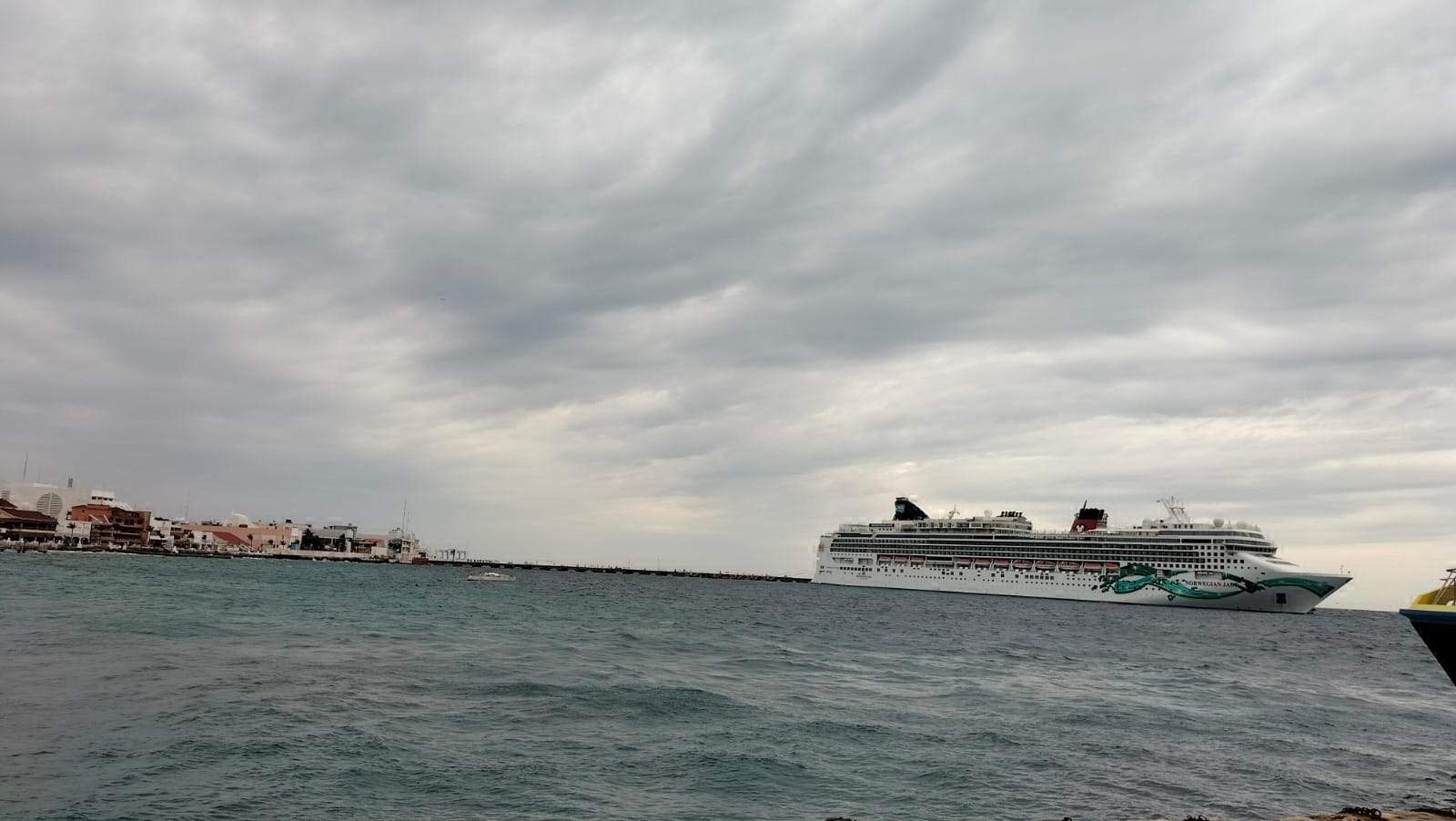 Surada en Quintana Roo: Cierran puerto de Cozumel por fuertes vientos y oleaje