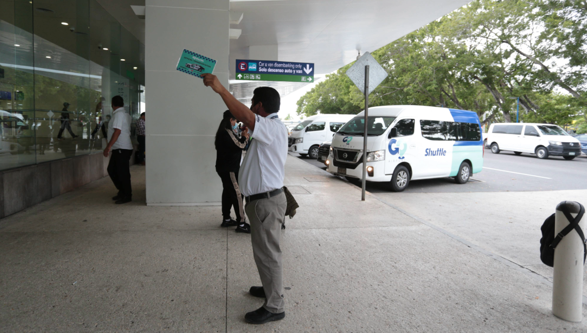 Transportistas en Cancún acusan a ASUR de cobros excesivos en el Aeropuerto