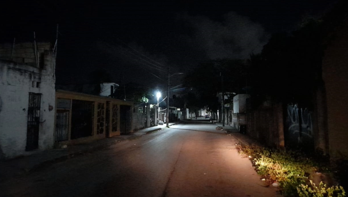 Miles de habitantes son afectados en su seguridad y calidad de vida por la falta de luminarias.