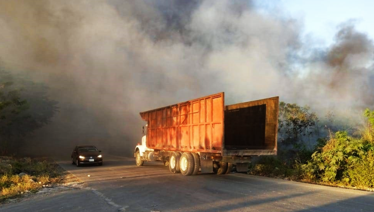 Se incendia un basurero clandestino en Chetumal