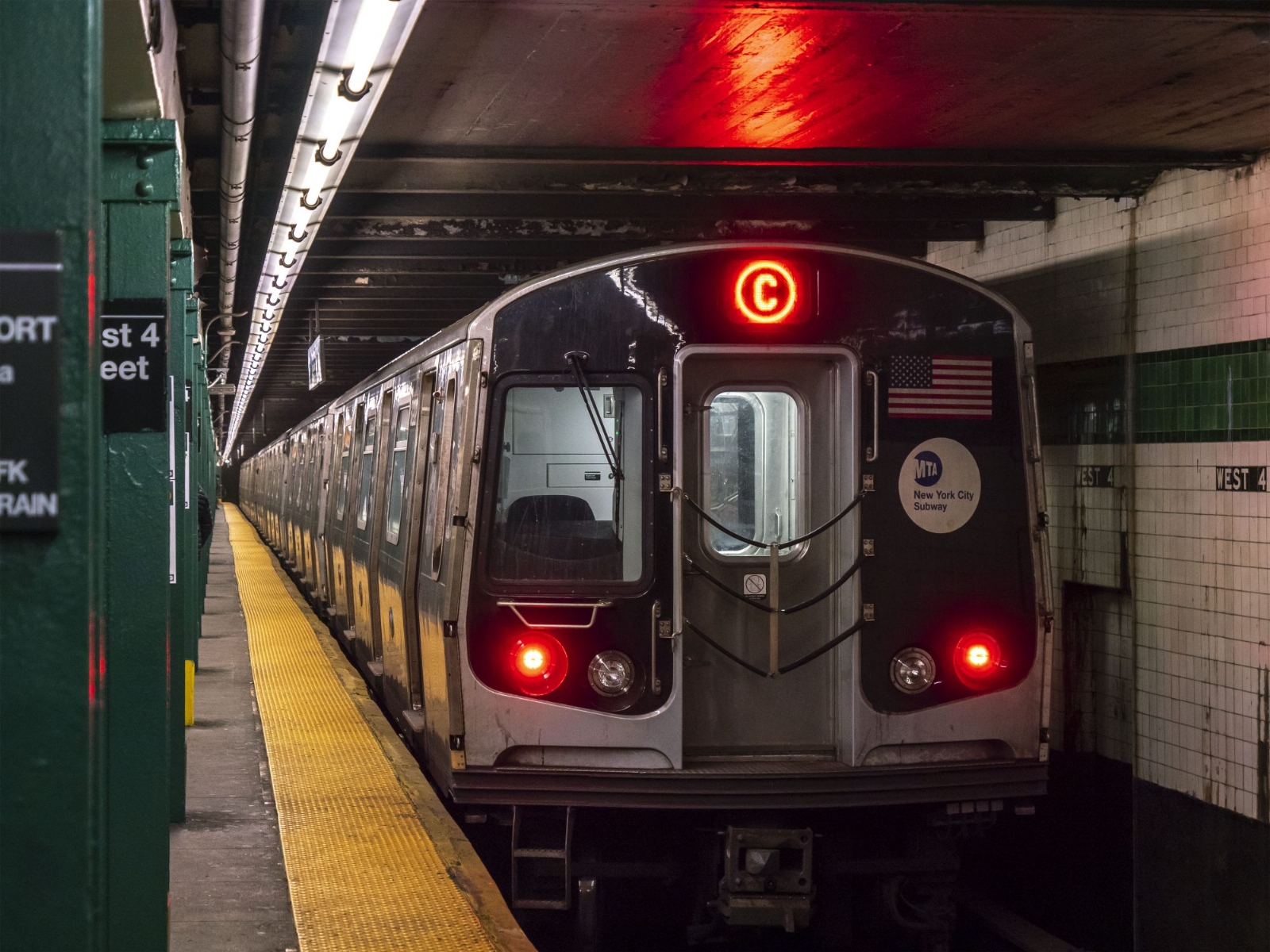 Cónsul confirma muerte de un mexicano en la balacera del Metro de Nueva York