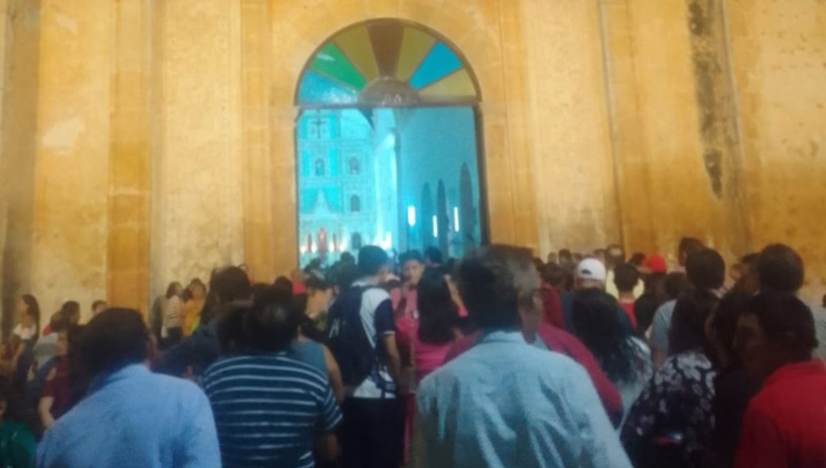 Cientos de fieles asisten al miércoles de ceniza en Peto, Yucatán
