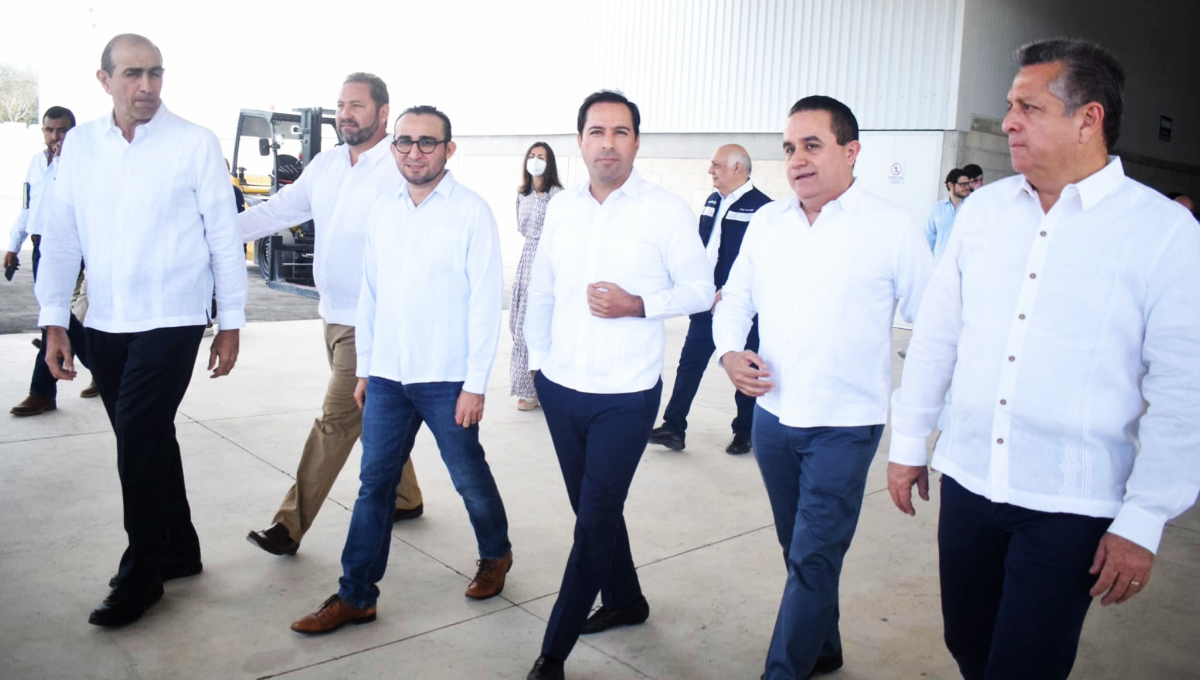 Mauricio Vila inaugura planta bloquera con una inversión de 180 mdp en Umán
