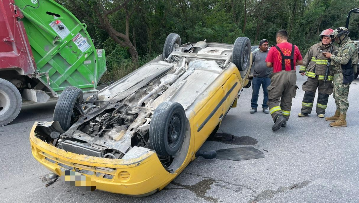 Vuelca carro a exceso de velocidad en el Arco Norte de Cancún
