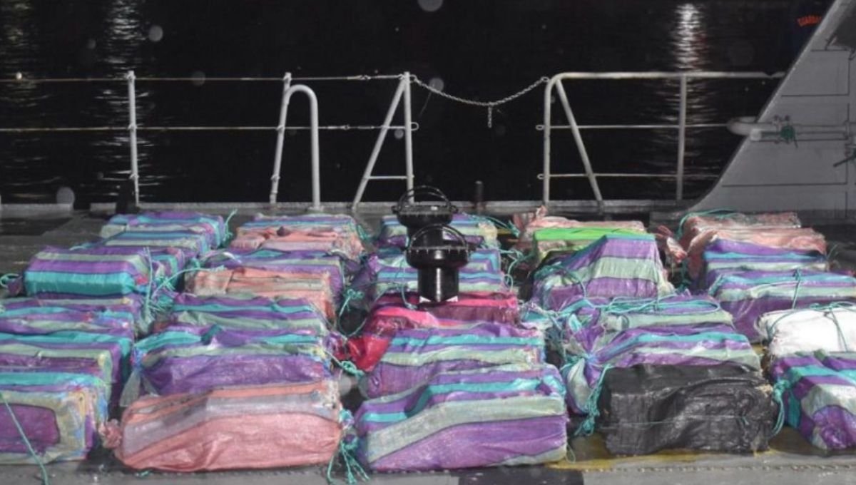Marina de Ecuador decomisa más de una tonelada de droga que sería enviada a México