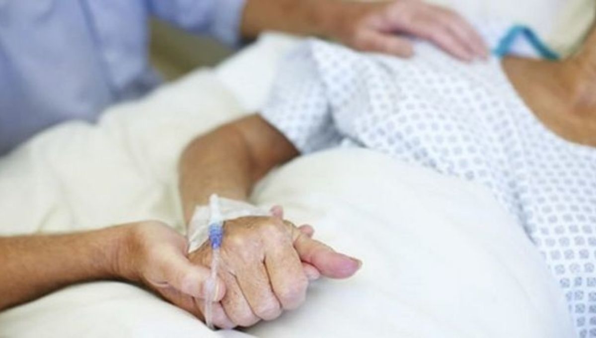 Una mujer de 67 años que padece esclerosis lateral amiotrófica había presentado una demanda solicitando el cese de un tratamiento que extendía su vida de manera artificial
