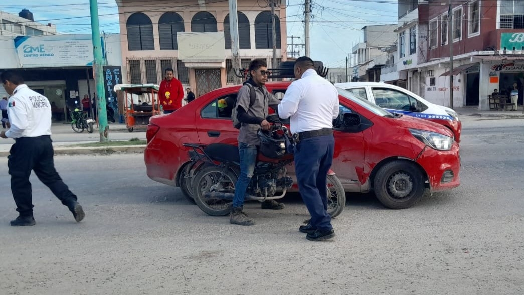 Imprudente automovilista provoca accidente en Escárcega, Campeche