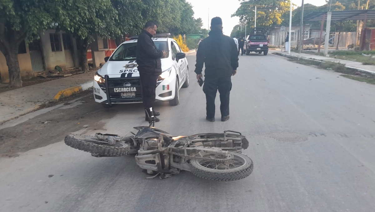 Chocan motociclistas por transitar a exceso de velocidad en Escárcega, Campeche