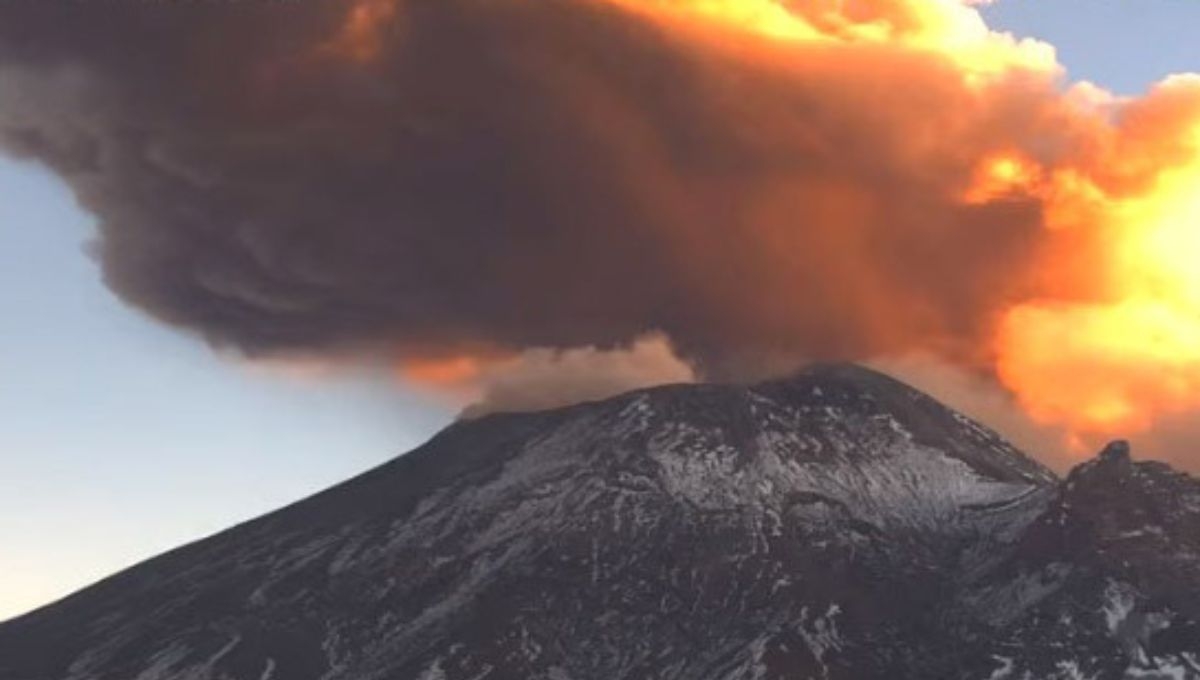 ¡Despertó Don Goyo! Volcán Popocatépetl emite fumarola de dos kilómetros en Puebla: VIDEO