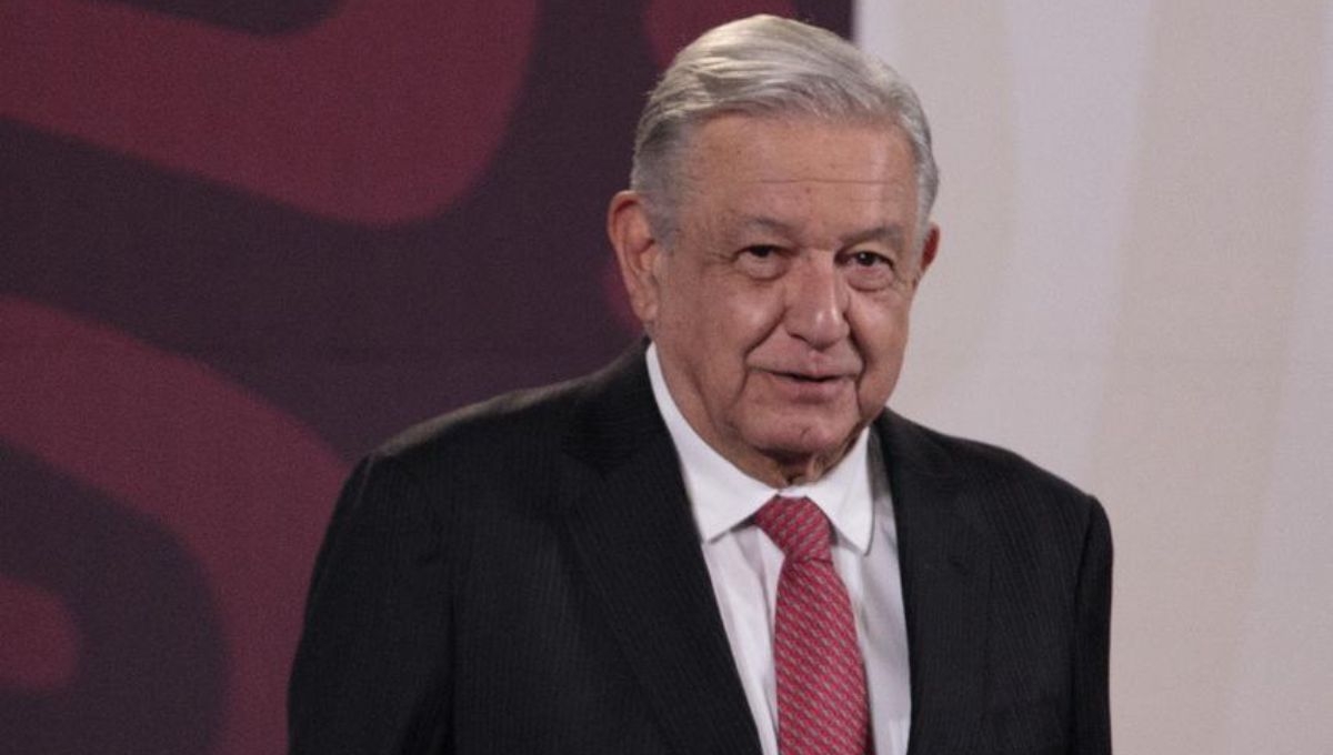 Andrés Manuel López Obrador explicó que actualmente se utilizan los "golpes blandos" para atacar a los gobiernos democráticos a través de los medios de información
