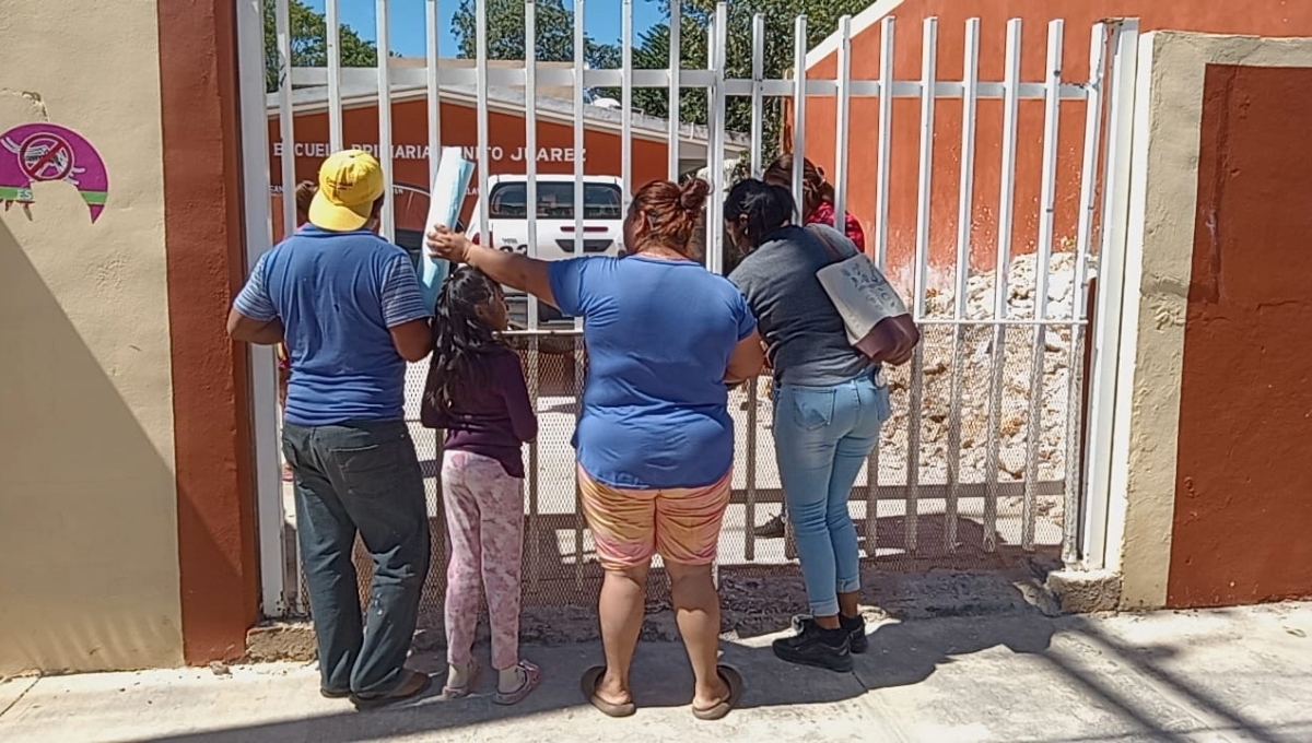 Padres de familia de Hopelchén, Campeche, exigen una escuela digna y segura