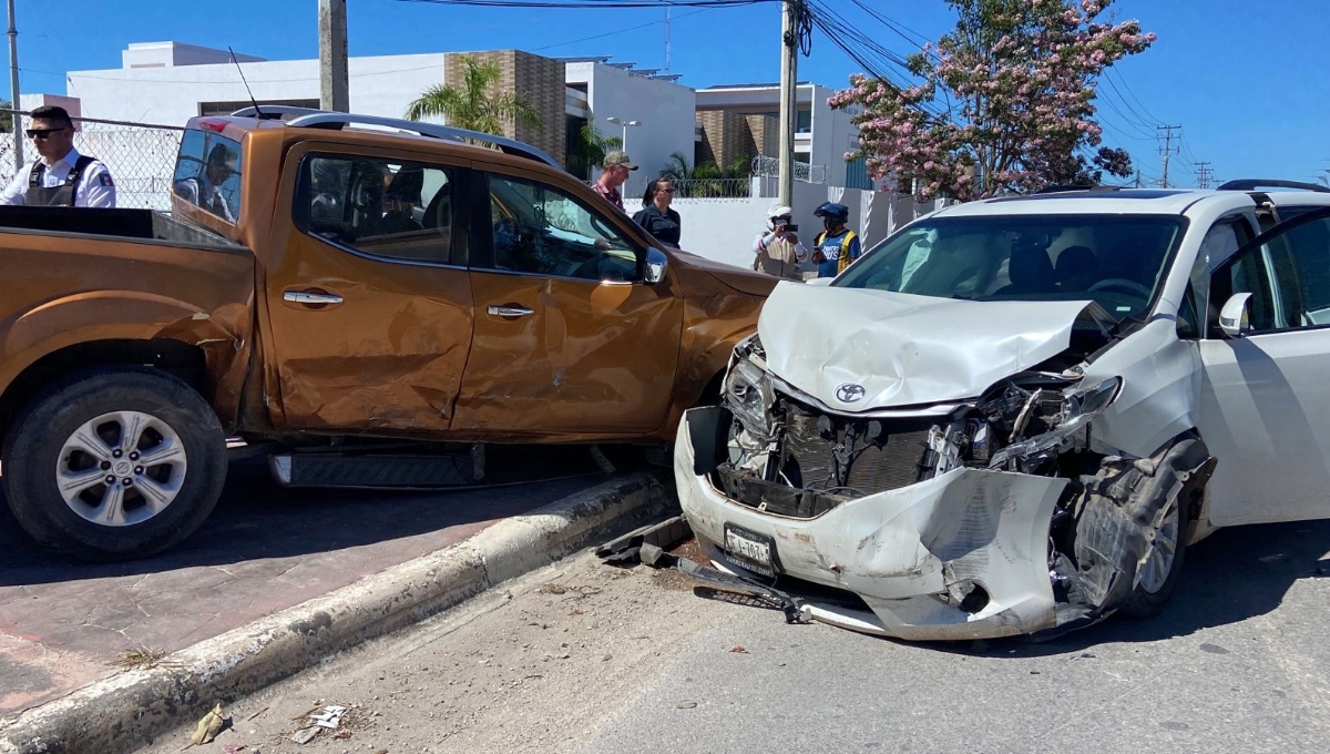 Accidente deja cuantiosos daños materiales en Campeche: EN VIVO