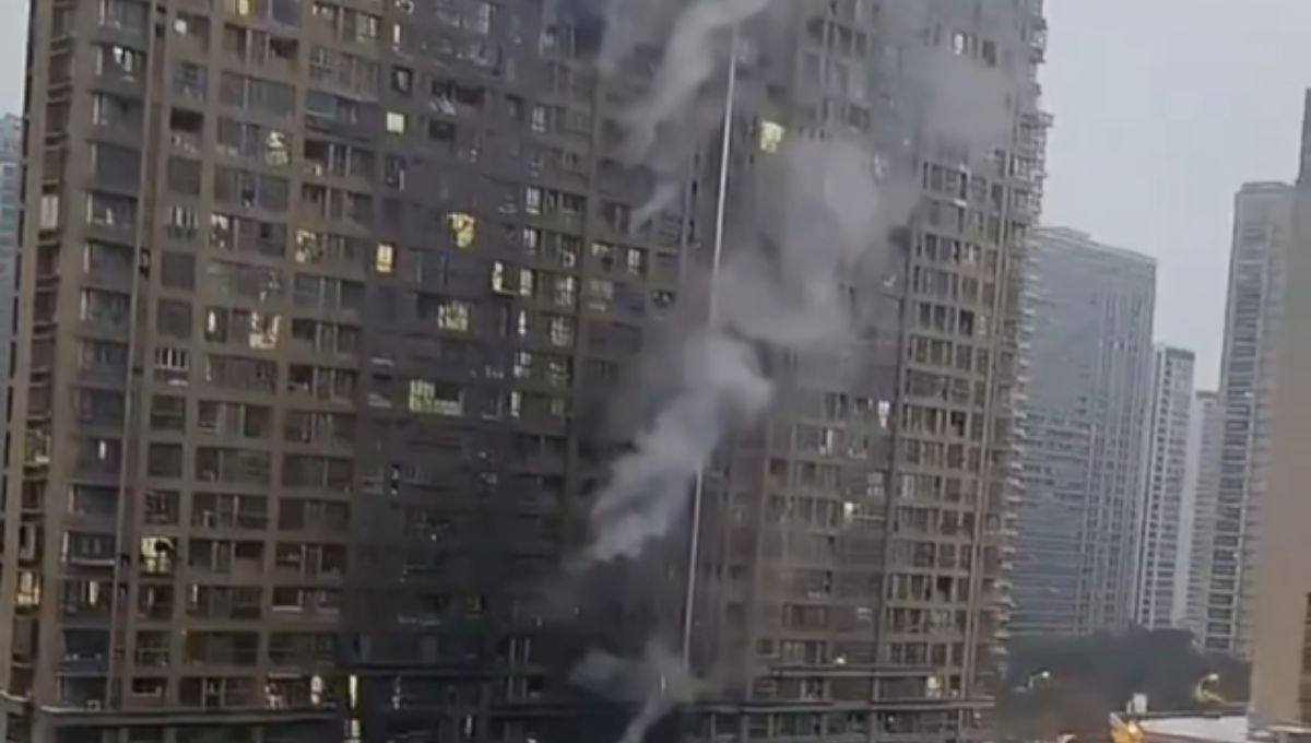 Incendio de un edificio residencial en China deja 15 muertos: VIDEOS