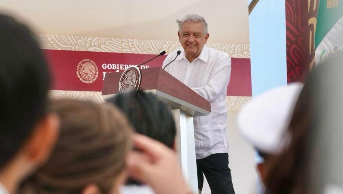El presidente Andrés Manuel López Obrador inauguró este lunes el Rompeolas de Salina Criuz, Oaxaca, que permitirá recibir grandes embarcaciones