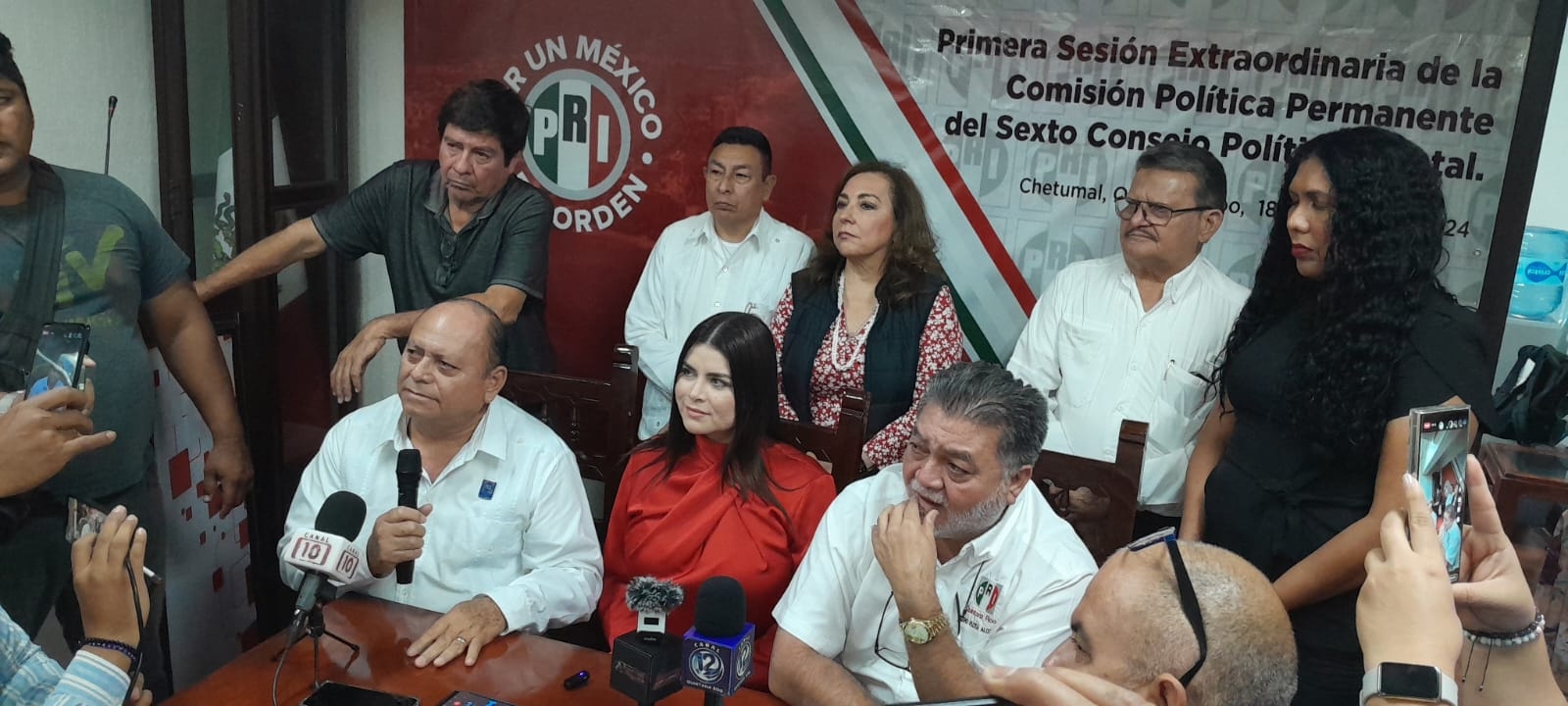 La política de coaliciones se ve sacudida con la traición de María Fernanda Alvear, quien abandona el Partido del Trabajo para unirse al PRI
