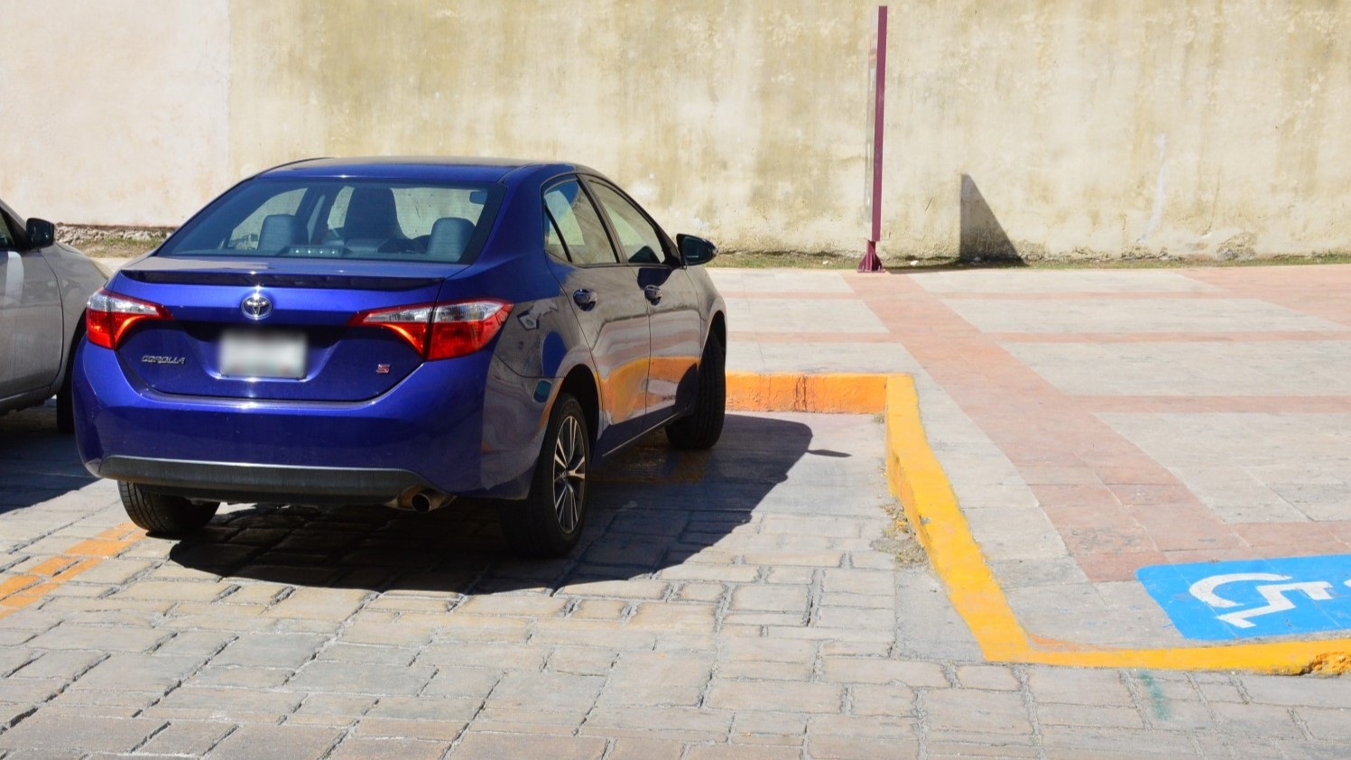 Secretaría de Inclusión de Campeche pide respetar lugares de estacionamiento reservados