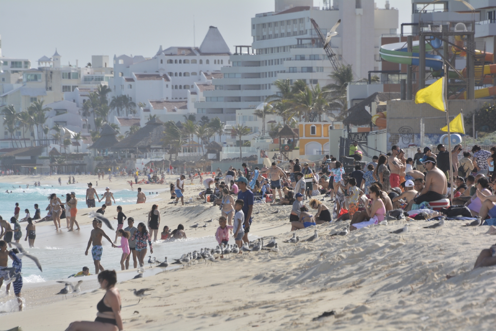 Pese a los vientos, hoteles de Cancún registraron un 80% de ocupación en el puente vacacional