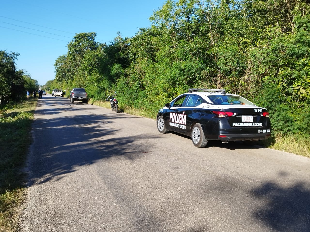 Dos vehículos chocan en la vía federa 184 en José María Morelos