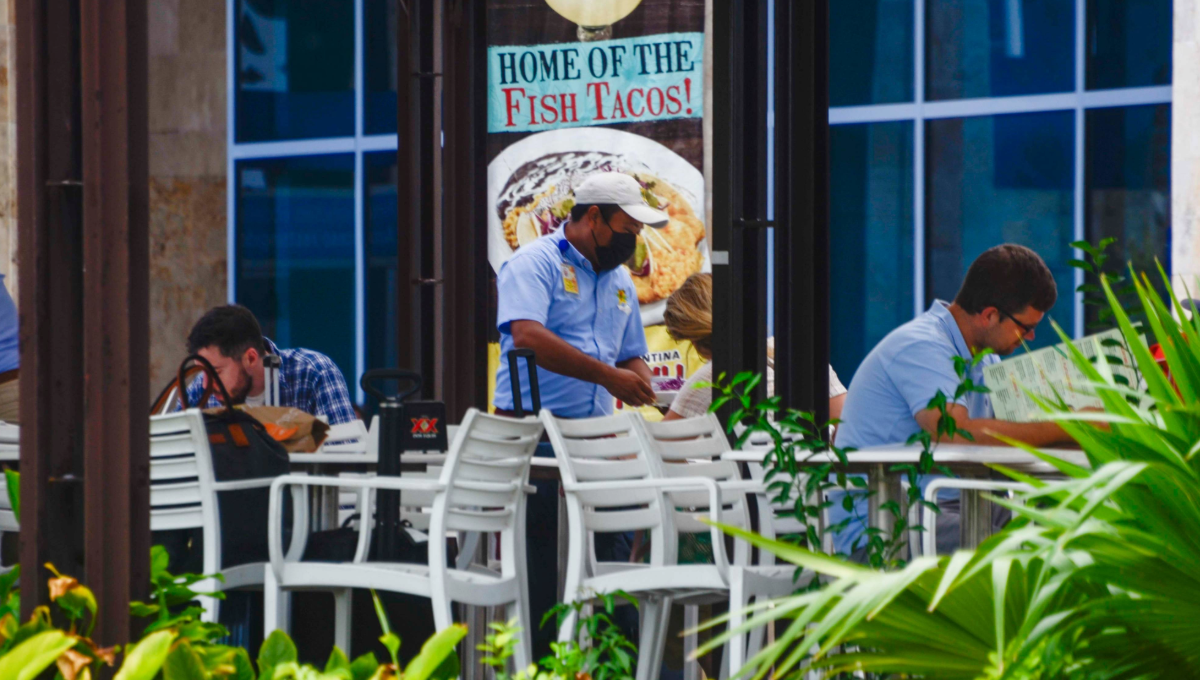 Profesionistas de Quintana Roo le hacen el feo a los hoteleros; ignoran ferias del empleo