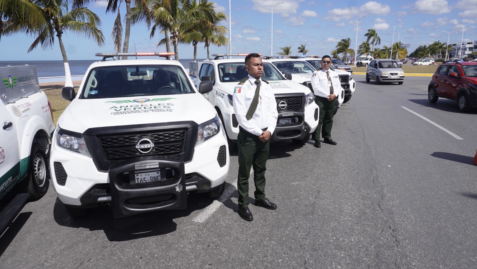 Secretario de Turismo da banderazo de salida a las nuevas unidades de los Ángeles Verdes en Campeche