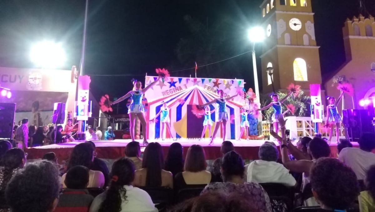 Así se vivió la presentación de comparsas en el Carnaval de Sabancuy
