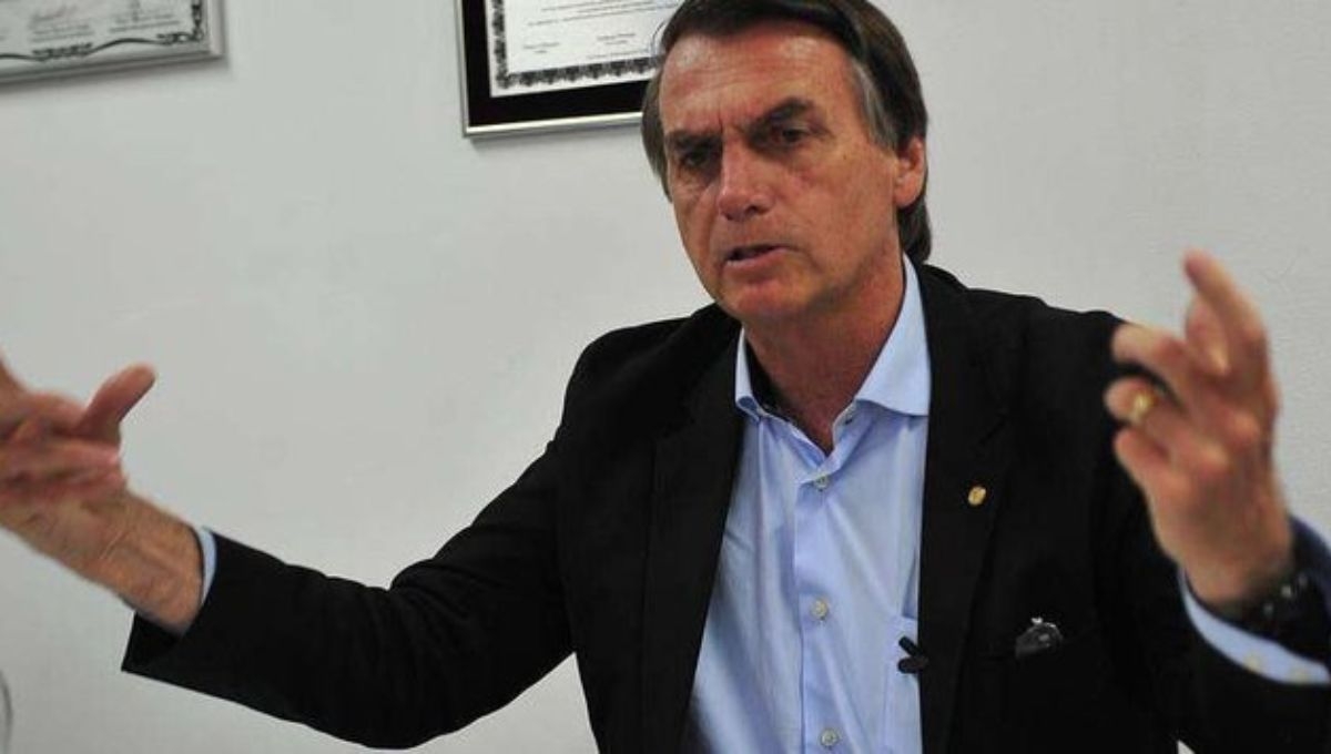 Jair Bolsonaro entrega pasaporte ante intento de Golpe de Estado