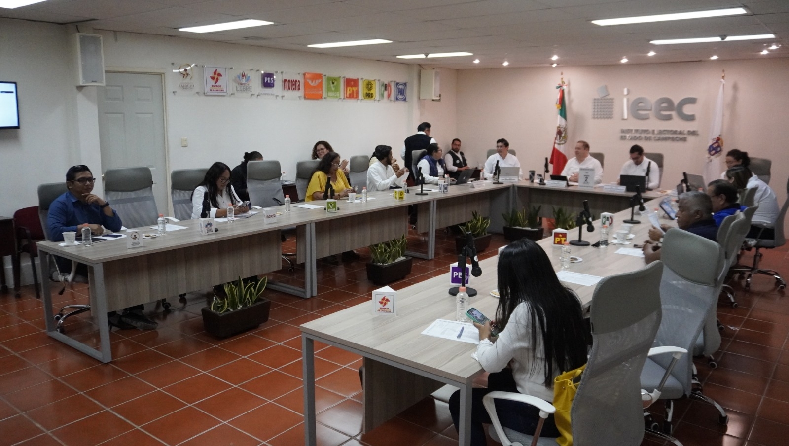 Instituto Electoral de Campeche sanciona a dos partidos políticos