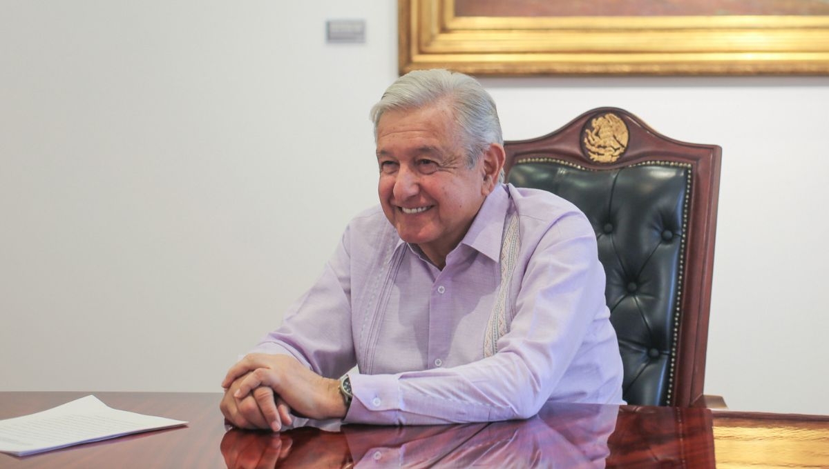 López Obrador rinde tributo a la Marcha de la Lealtad en el Castillo de Chapultepec