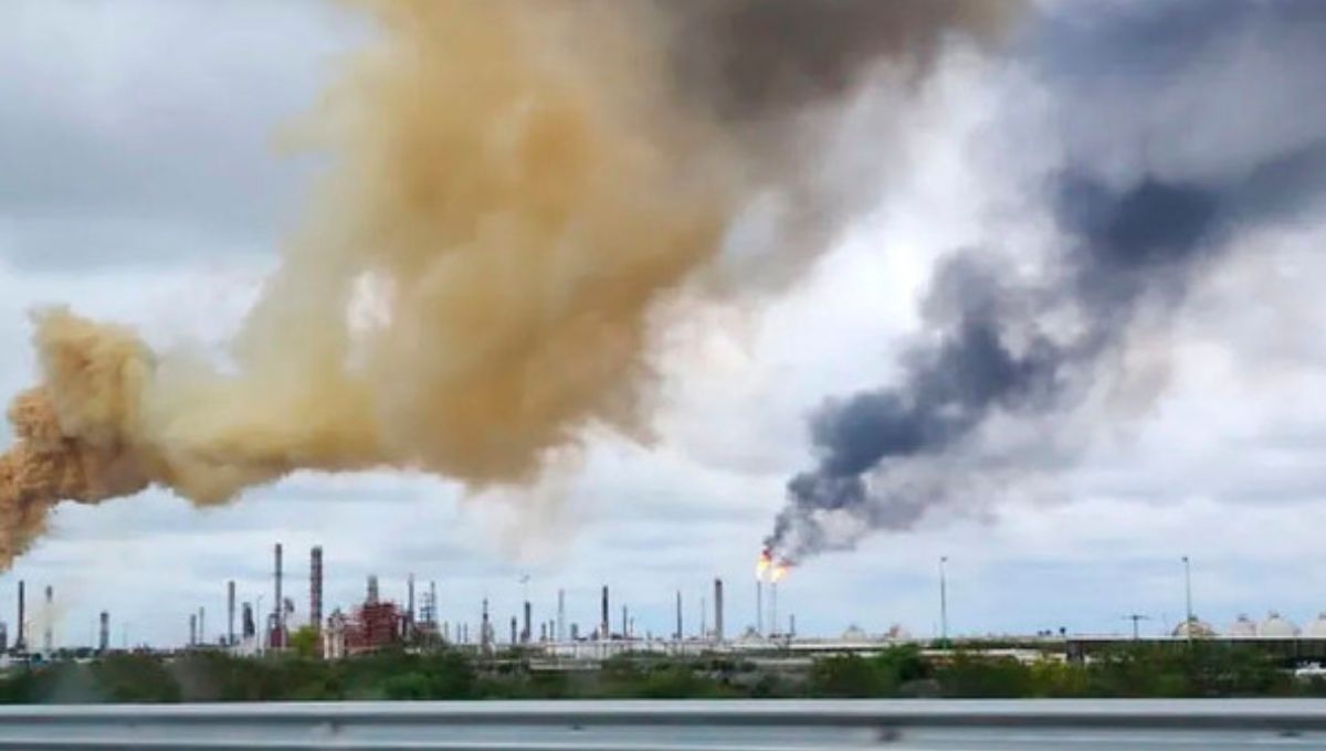 Presidente de la República defiende refinerías ante propuestas de cierre por ser contaminantes